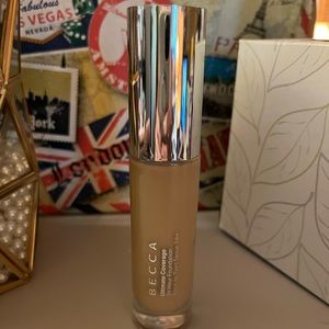 Becca Ultimate Coverage 24 hour foundation